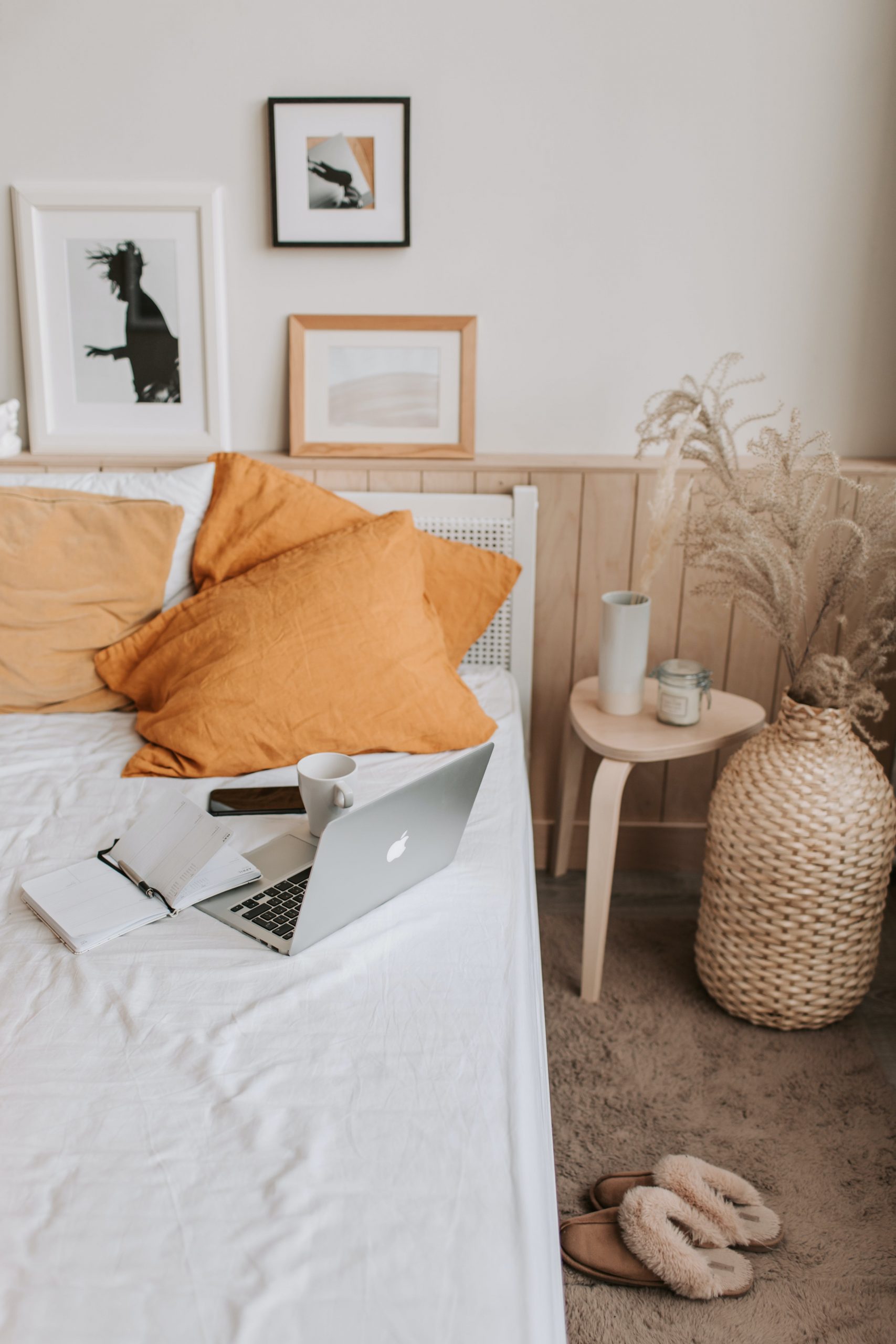 7 Secrets People With Cozy Homes Know and How to Master Them